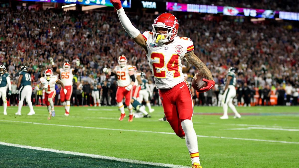 Source: 49ers acquire WR Skyy Moore in trade with Chiefs amid depth concerns