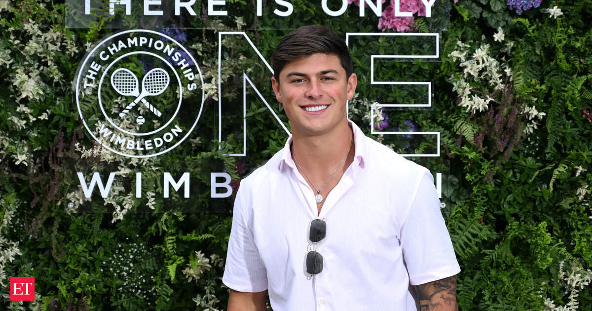 Why did Louis Rees-Zammit leave the NFL and return to rugby?