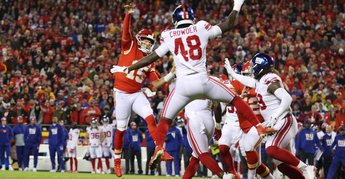 Sunday Night Football: Kansas City Chiefs vs New York Giants