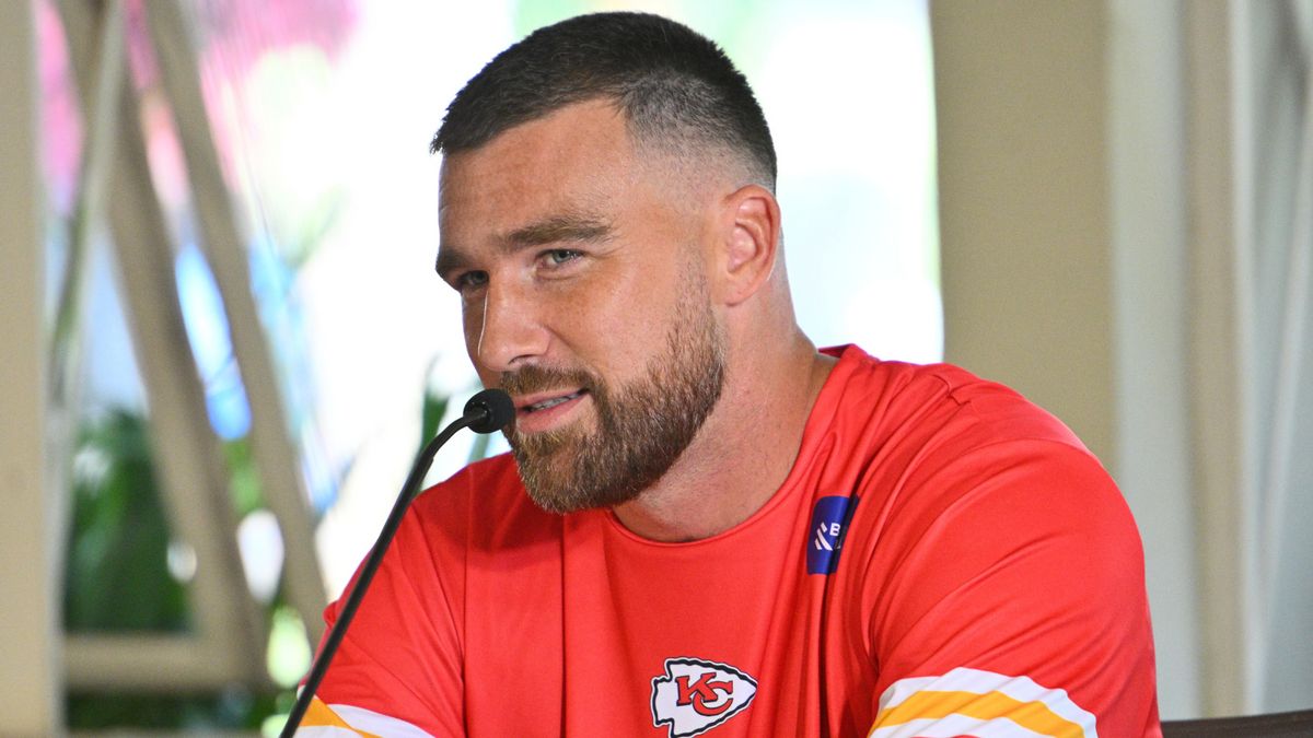 Story about Travis Kelce donating bonus, endorsements to homeless nonprofit still false