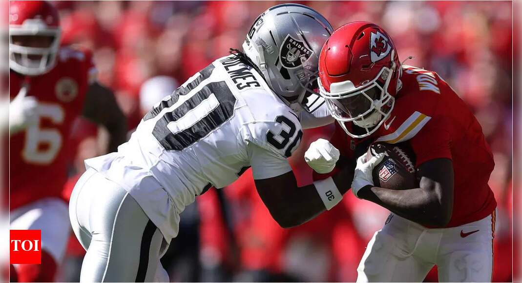 ‘NFL is a joke’: Fans furious over controversial call as Xavier Worthy escapes penalty after taunting Darnay Holmes in Chiefs vs. Raiders game
