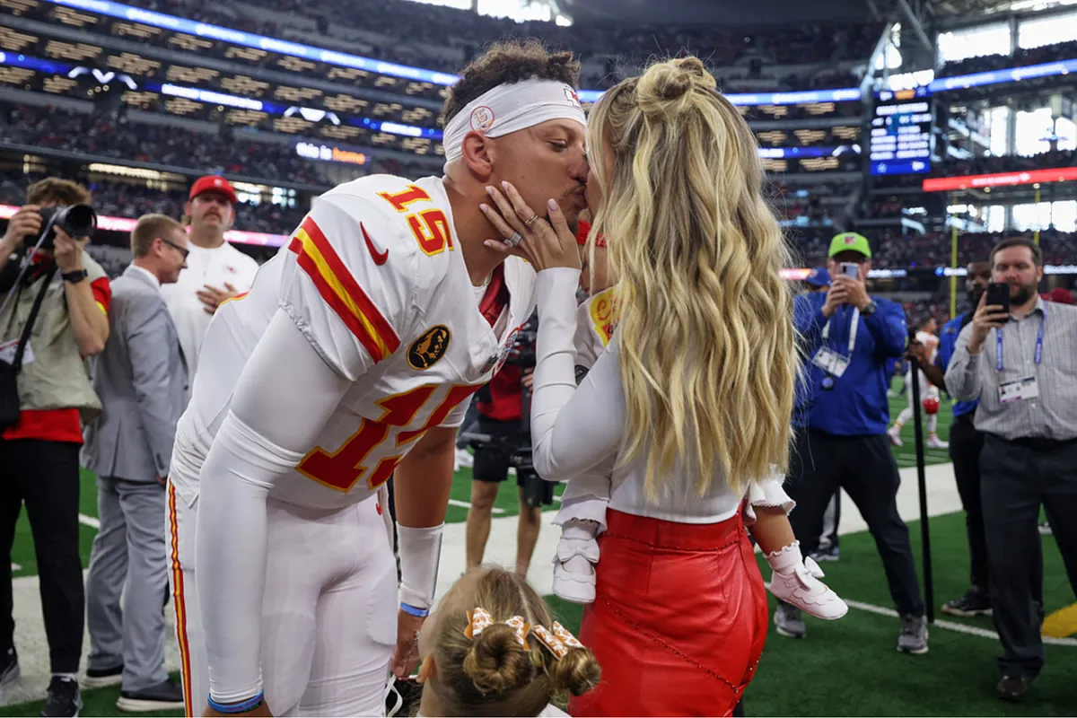 Brittany Mahomes stands by Patrick Mahomes and gives him the final push to help save the Chiefs
