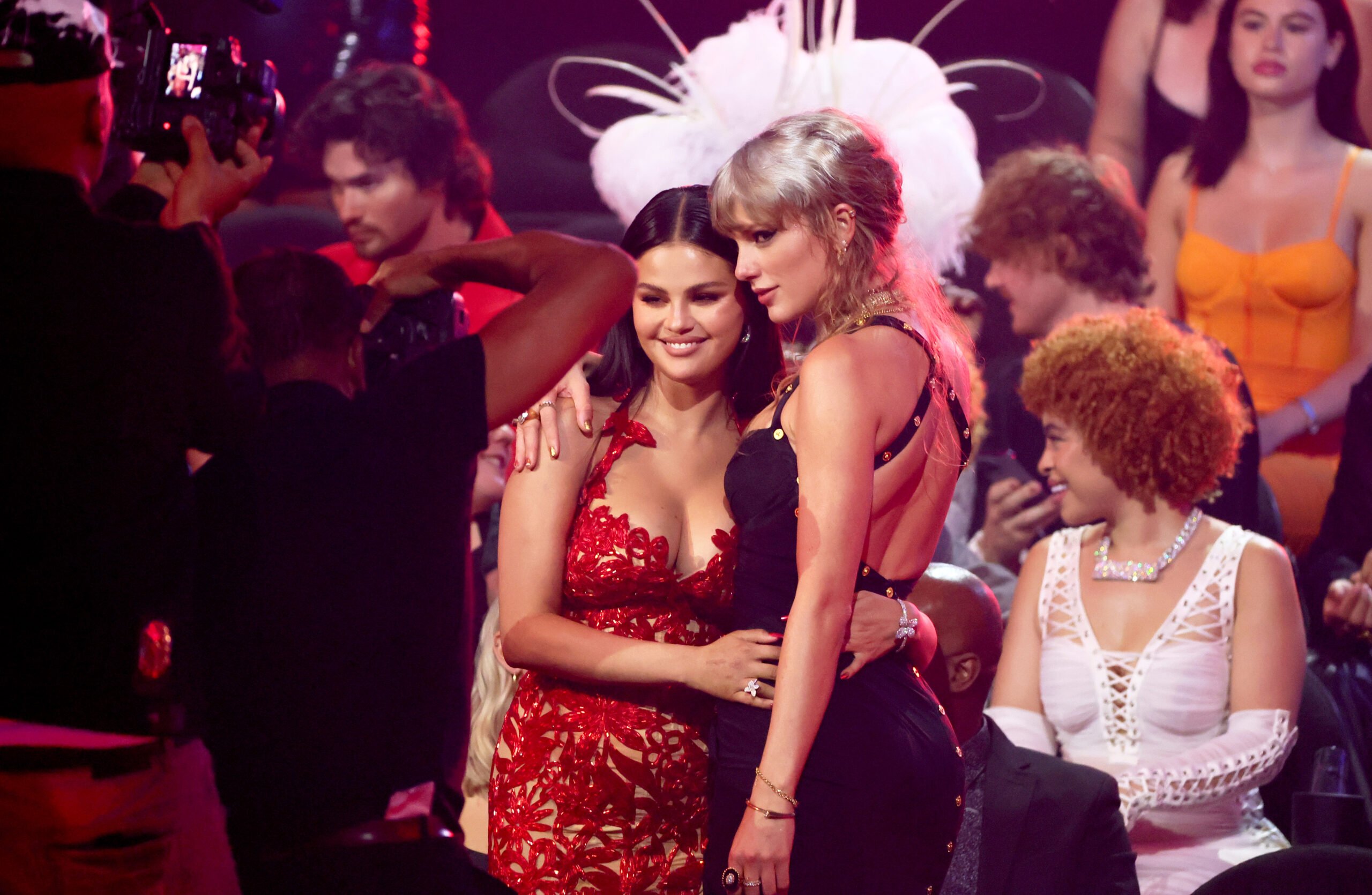 Taylor Swift Watches Latest Chiefs Loss With Selena Gomez: How Will She React If Team …