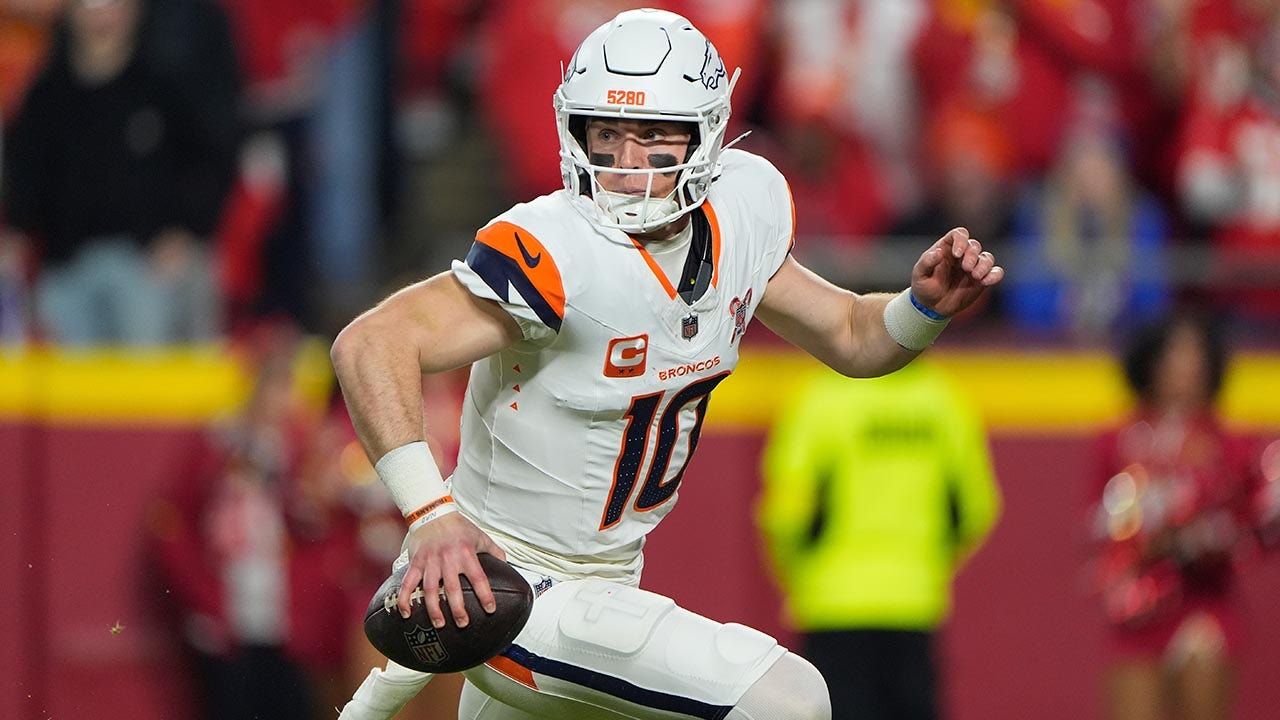 Broncos officially end Chiefs’ reign as AFC West champs as Chargers fall to Texans