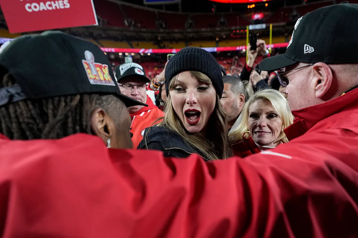 Taylor Swift receives good news while Travis Kelce still keeps his future under wraps