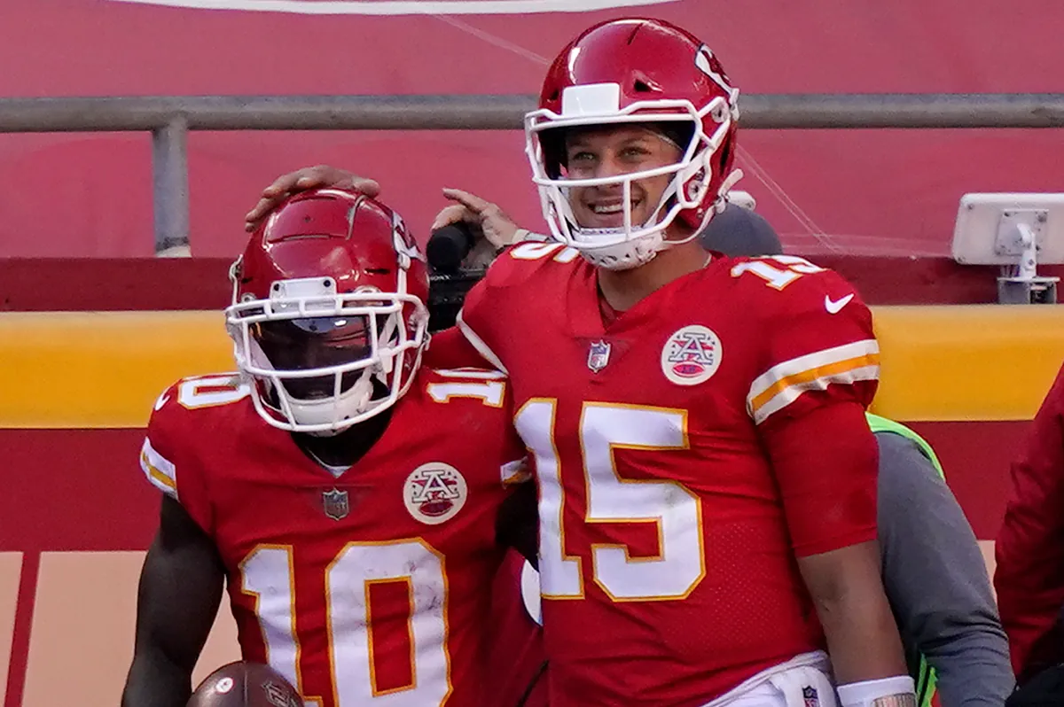 Patrick Mahomes superfan throws cold water on Tyreek Hill Chiefs signing: “All-time bad teammate”